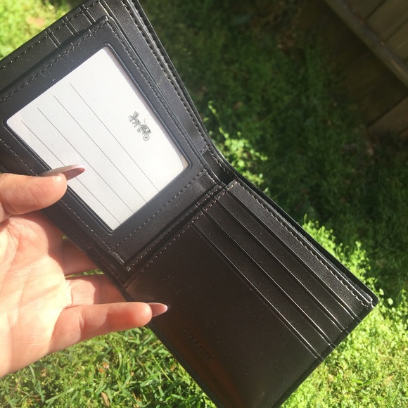 Coach Men’s Wallet - Picture 5 of 7